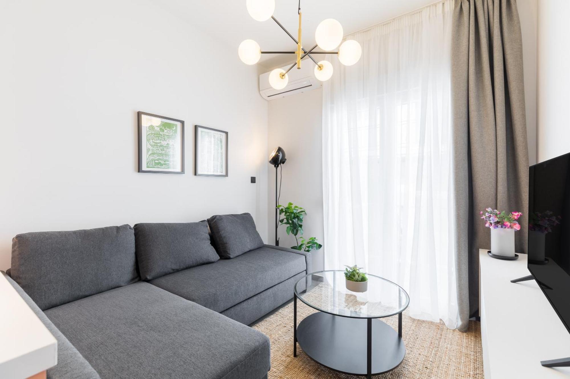Paloma By Halu!, Center * Thessaloniki